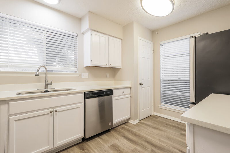 1,775/Mo, 7411 Skylight Ln Houston, TX 77095 Kitchen View 2