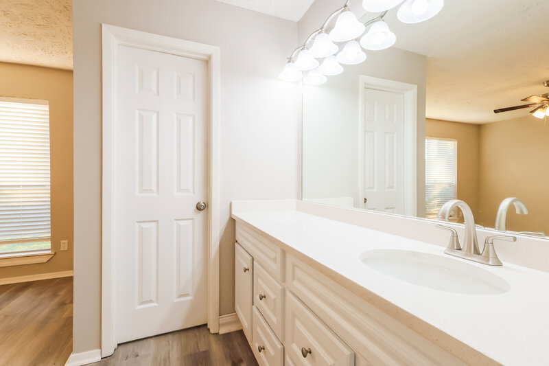 1,775/Mo, 7411 Skylight Ln Houston, TX 77095 Main Bathroom View
