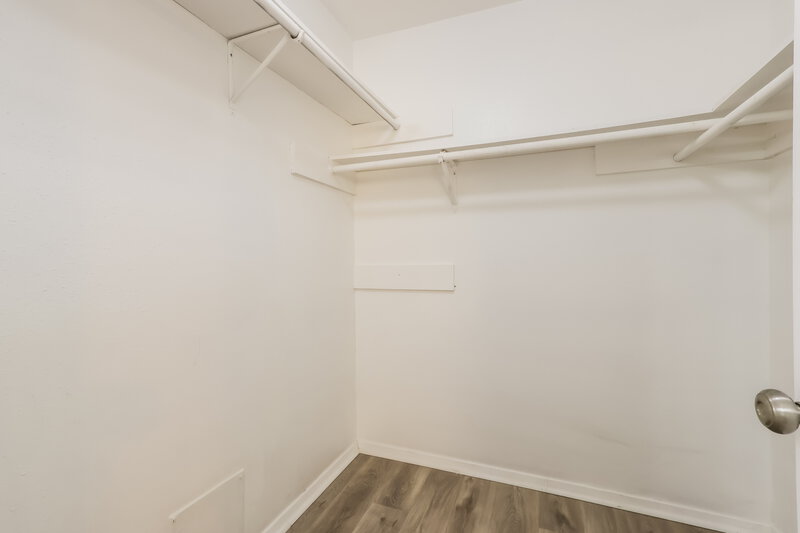1,775/Mo, 7411 Skylight Ln Houston, TX 77095 Closet View