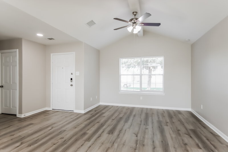 1,715/Mo, 28926 Trinity River Dr Spring, TX 77386 Living Room View