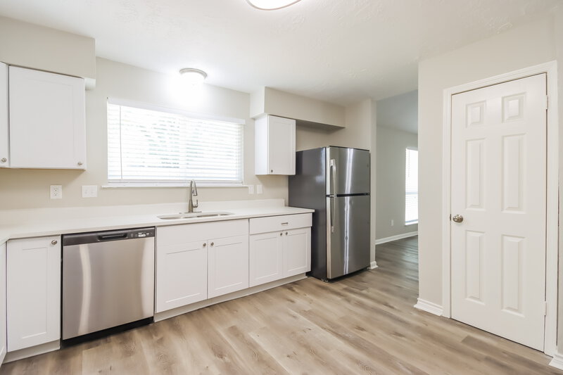 2,025/Mo, 18806 Oak Bower Dr Humble, TX 77346 Kitchen View