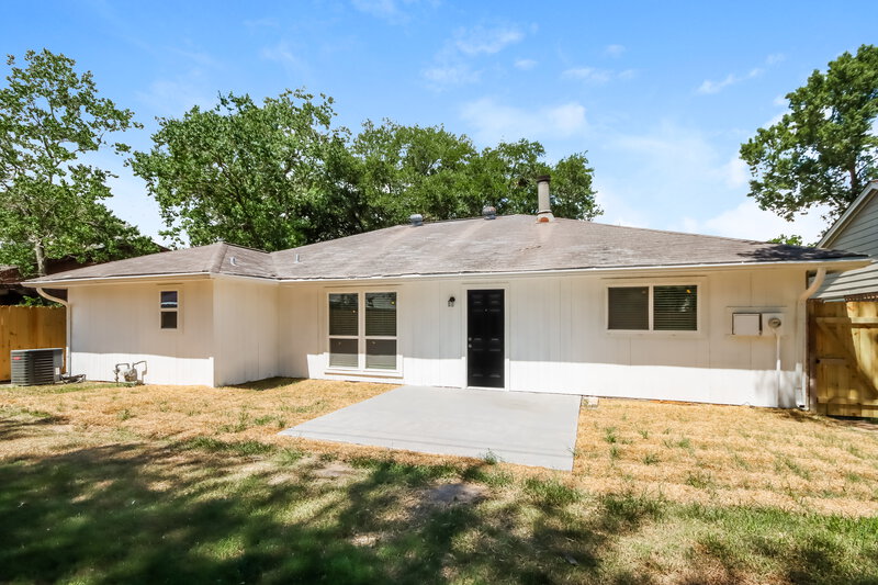 2,025/Mo, 18806 Oak Bower Dr Humble, TX 77346 Rear View