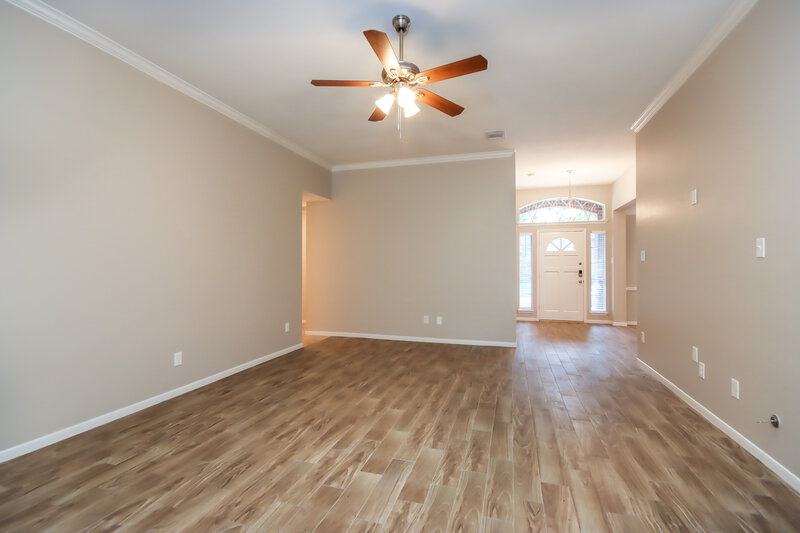 2,020/Mo, 1414 Summer Rain Dr Kingwood, TX 77339 Living Room View 2