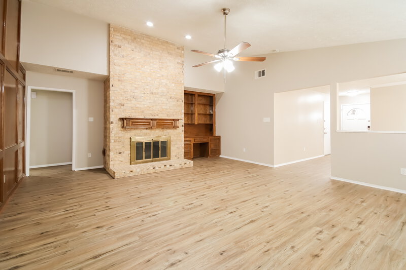 2,320/Mo, 11822 Brook Meadows Ln Meadows Place, TX 77477 Living Room View 3