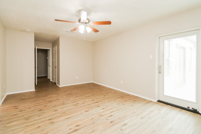 2,320/Mo, 11822 Brook Meadows Ln Meadows Place, TX 77477 Main Bedroom View