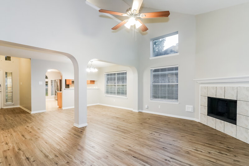 2,230/Mo, 22835 W Waterlake Dr Richmond, TX 77406 Living Room View 2