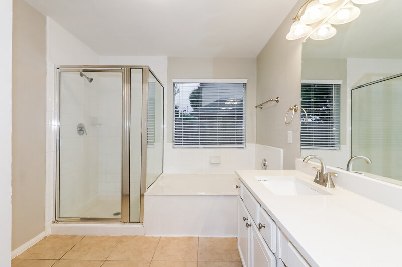 2,230/Mo, 22835 W Waterlake Dr Richmond, TX 77406 Main Bathroom View 2