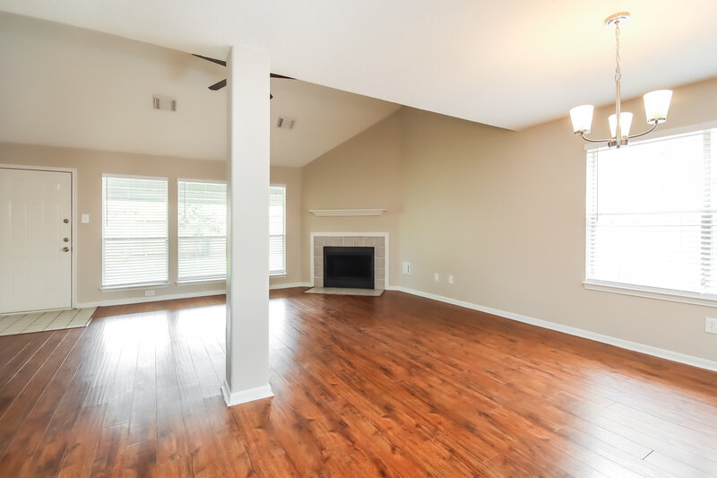 3,150/Mo, 4731 Ten Sleep Ln Friendswood, TX 77546 Living Room View