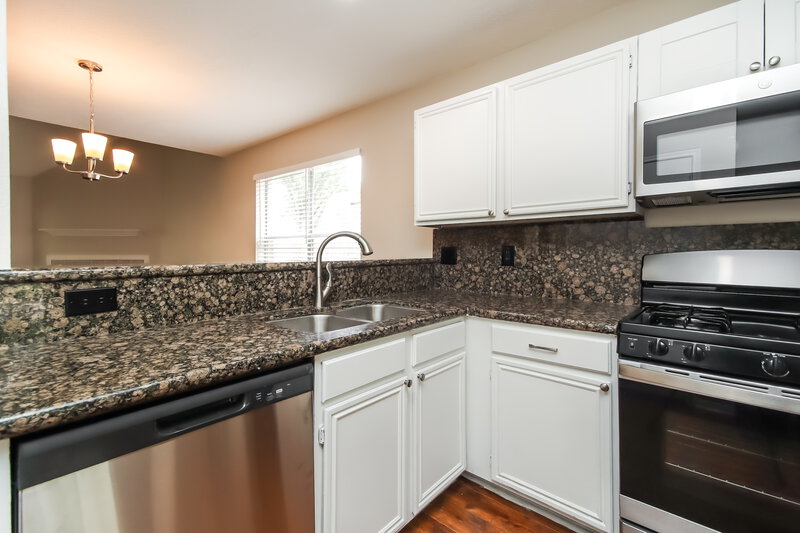 3,150/Mo, 4731 Ten Sleep Ln Friendswood, TX 77546 Kitchen View
