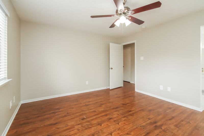 3,150/Mo, 4731 Ten Sleep Ln Friendswood, TX 77546 Main Bedroom View