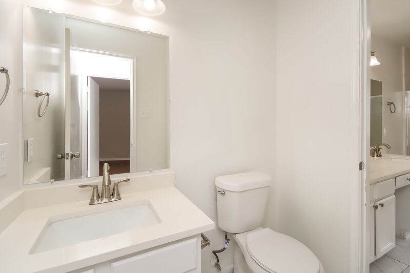 3,150/Mo, 4731 Ten Sleep Ln Friendswood, TX 77546 Main Bathroom View