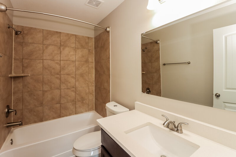 1,755/Mo, 3102 Same Way Kingwood, TX 77339 Main Bathroom View