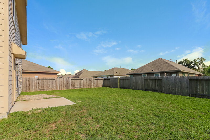 1,755/Mo, 3102 Same Way Kingwood, TX 77339 Rear View 2