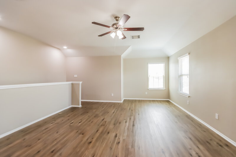 2,355/Mo, 9414 Elliotts Ct Conroe, TX 77304 Loft View