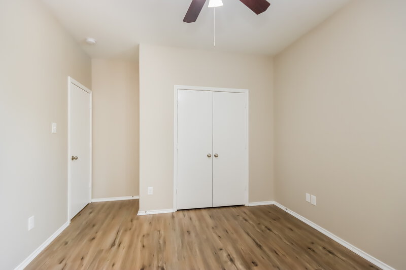 2,355/Mo, 9414 Elliotts Ct Conroe, TX 77304 Bedroom View 2