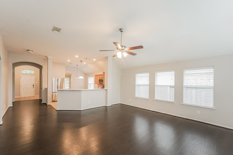 2,260/Mo, 8011 Thorncroft Manor Ln Richmond, TX 77407 Living Room View 2
