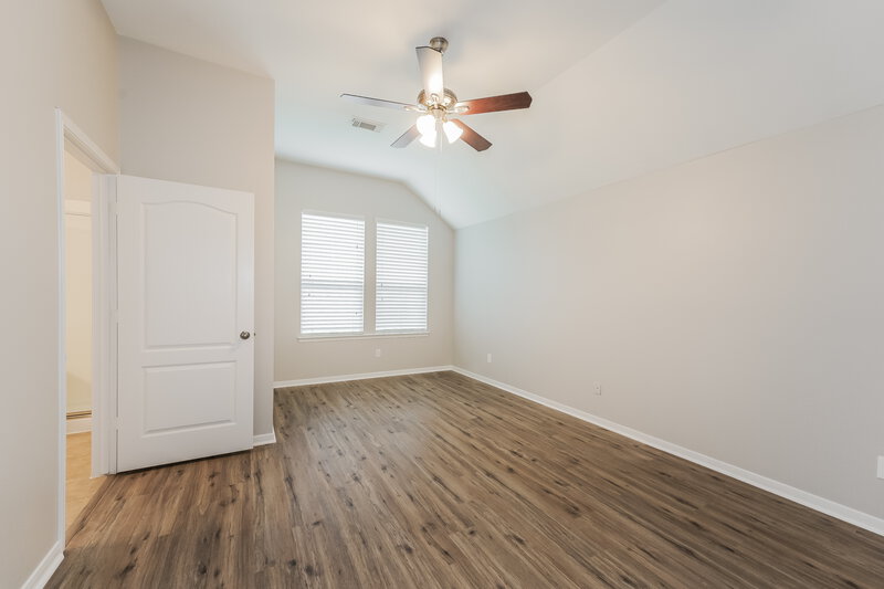2,260/Mo, 8011 Thorncroft Manor Ln Richmond, TX 77407 Main Bedroom View 2