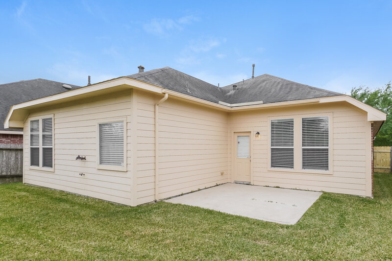 2,260/Mo, 8011 Thorncroft Manor Ln Richmond, TX 77407 Rear View