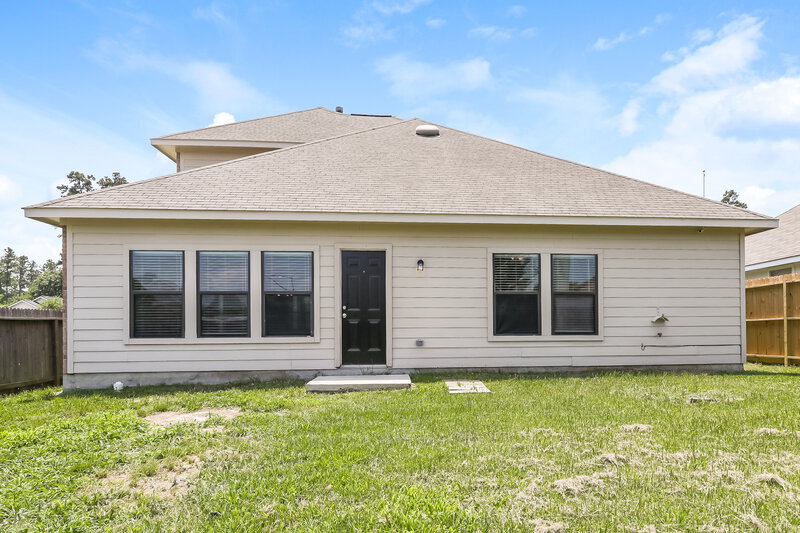 1,780/Mo, 18446 Sunrise Pines Dr Montgomery, TX 77316 Rear View