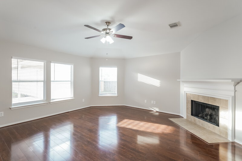 2,530/Mo, 3830 Lake Ballinger Ln Richmond, TX 77406 Living Room View