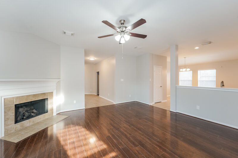2,530/Mo, 3830 Lake Ballinger Ln Richmond, TX 77406 Living Room View 2