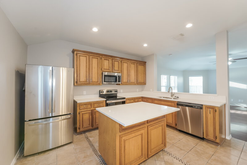 2,530/Mo, 3830 Lake Ballinger Ln Richmond, TX 77406 Kitchen View
