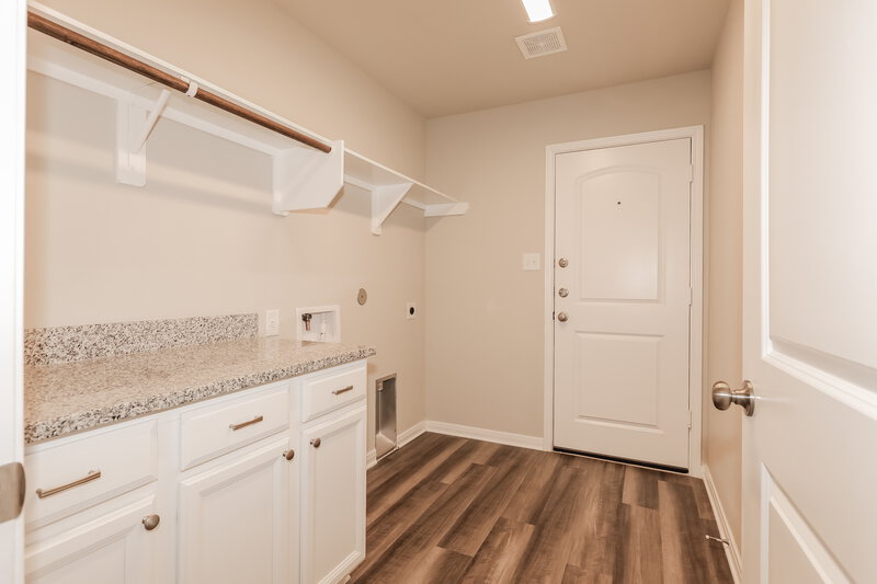 1,910/Mo, 291 Brocks Ln Montgomery, TX 77356 Laundry Room View
