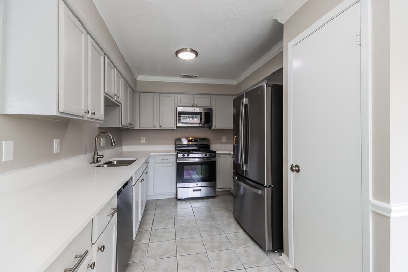 2,870/Mo, 7226 Dogwood Trail Dr Humble, TX 77346 Kitchen View