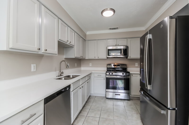 2,870/Mo, 7226 Dogwood Trail Dr Humble, TX 77346 Kitchen View 2