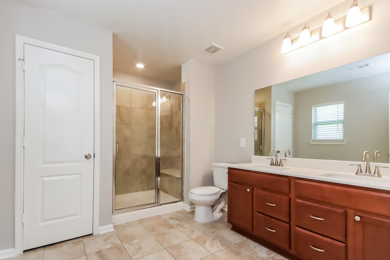 1,765/Mo, 20132 Langwell Dr Porter, TX 77365 Main Bathroom View