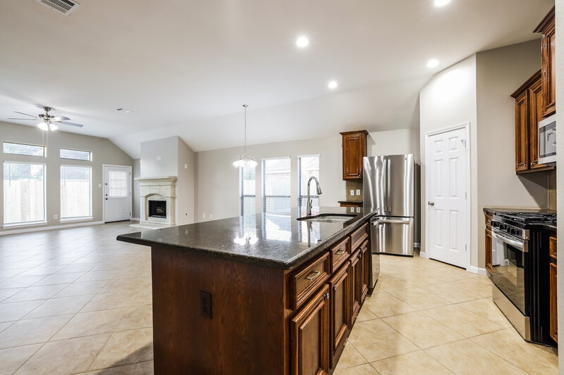 2,355/Mo, 26970 Armor Smith Dr Kingwood, TX 77339 Kitchen View