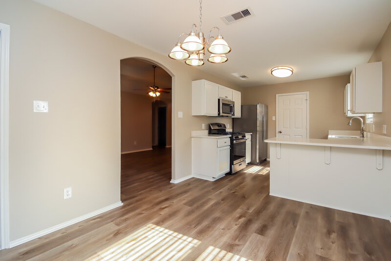 1,885/Mo, 426 Laurel Sage Dr Kingwood, TX 77339 Dining Room View 2