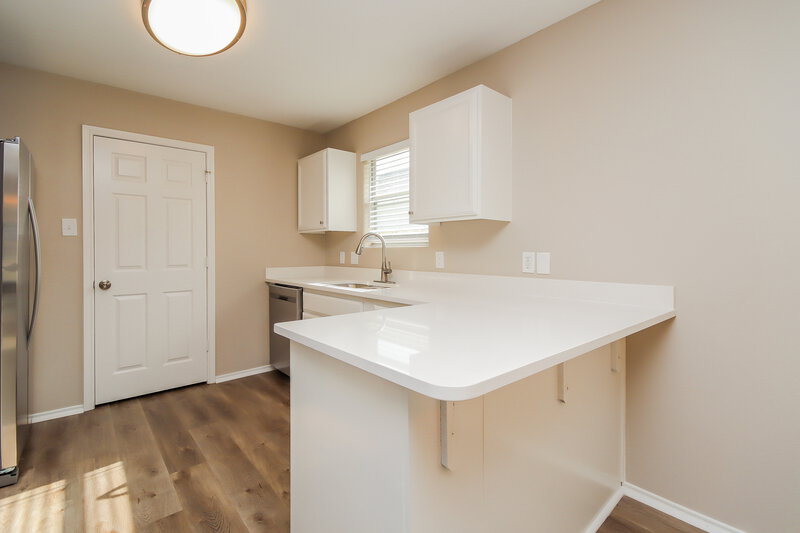1,885/Mo, 426 Laurel Sage Dr Kingwood, TX 77339 Kitchen View
