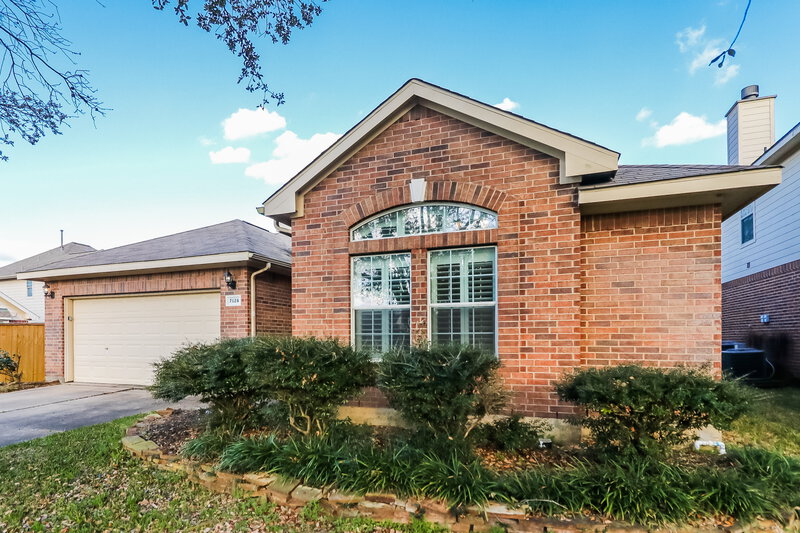 2,290/Mo, 7126 Fountain Lilly Dr Humble, TX 77346 Front View