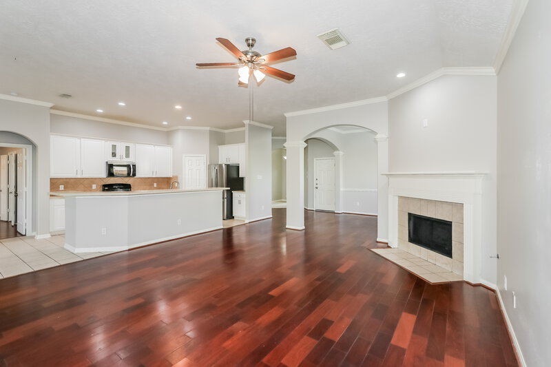2,290/Mo, 7126 Fountain Lilly Dr Humble, TX 77346 Living Room View 2