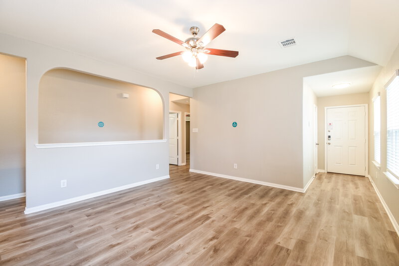 1,845/Mo, 10339 Spruce Villa Trce Houston, TX 77044 Living Room View 2