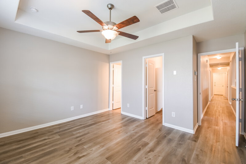 1,845/Mo, 10339 Spruce Villa Trce Houston, TX 77044 Main Bedroom View