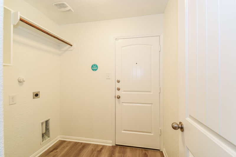 1,845/Mo, 10339 Spruce Villa Trce Houston, TX 77044 Laundry Room View