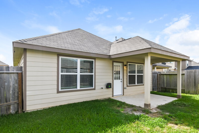 1,845/Mo, 10339 Spruce Villa Trce Houston, TX 77044 Rear View