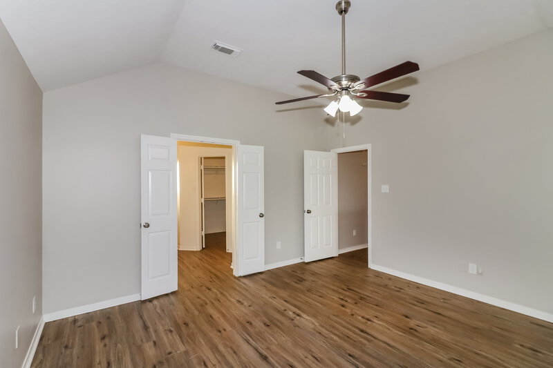 1,915/Mo, 2406 Glenholly Park Dr Sugar Land, TX 77498 Main Bedroom View 2