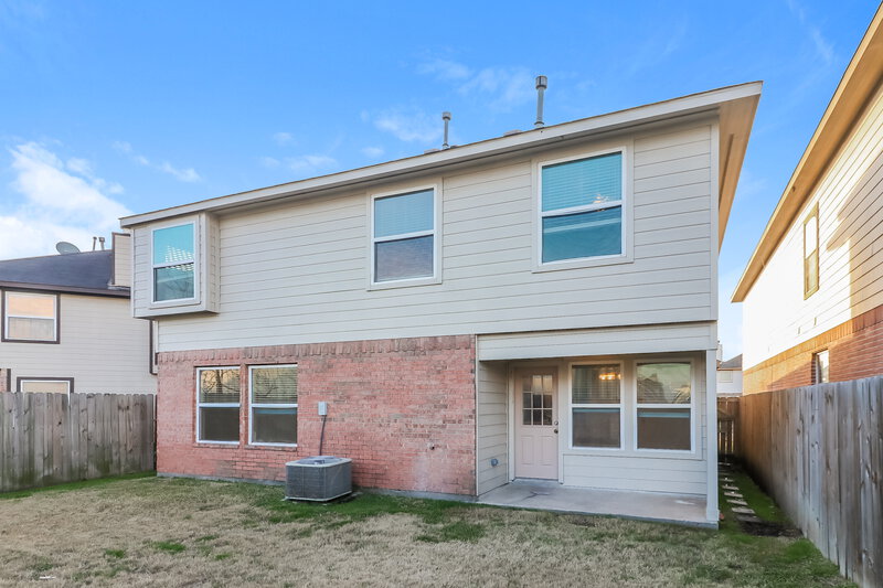 1,915/Mo, 2406 Glenholly Park Dr Sugar Land, TX 77498 Rear View
