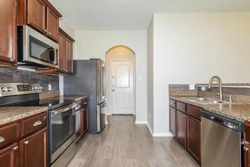 1,635/Mo, 28009 Irving Dr Magnolia, TX 77355 Kitchen View 2