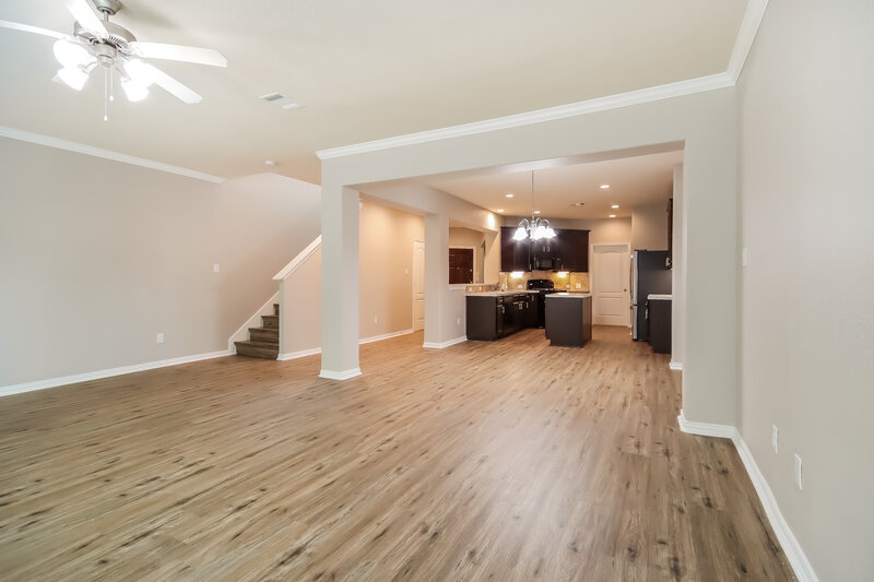 2,345/Mo, 11411 Hackmatack Way Houston, TX 77066 Living Room View 2