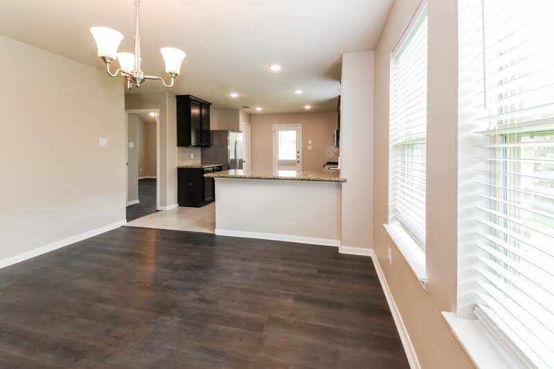 2,075/Mo, 5135 Lagoon Ct Bacliff, TX 77518 Dining Room View 2