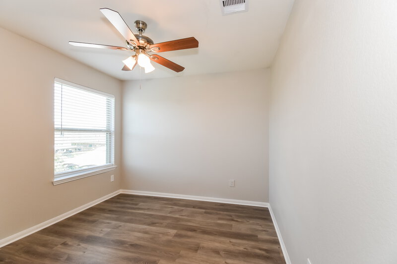 2,075/Mo, 5135 Lagoon Ct Bacliff, TX 77518 Bedroom View