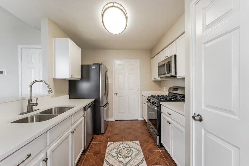 1,965/Mo, 14011 Maximos Dr Houston, TX 77083 Kitchen View