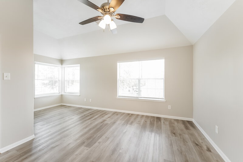 1,965/Mo, 14011 Maximos Dr Houston, TX 77083 Main Bedroom View