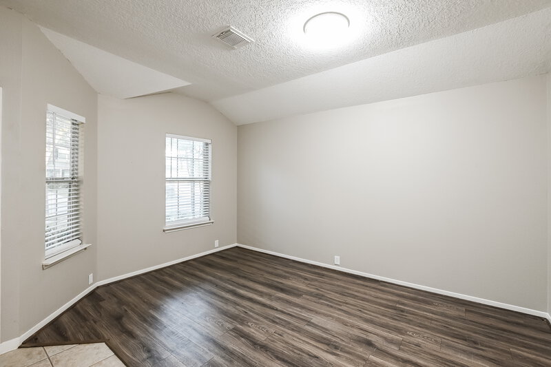 2,425/Mo, 10403 Falling River Dr Houston, TX 77095 Living Room View 2