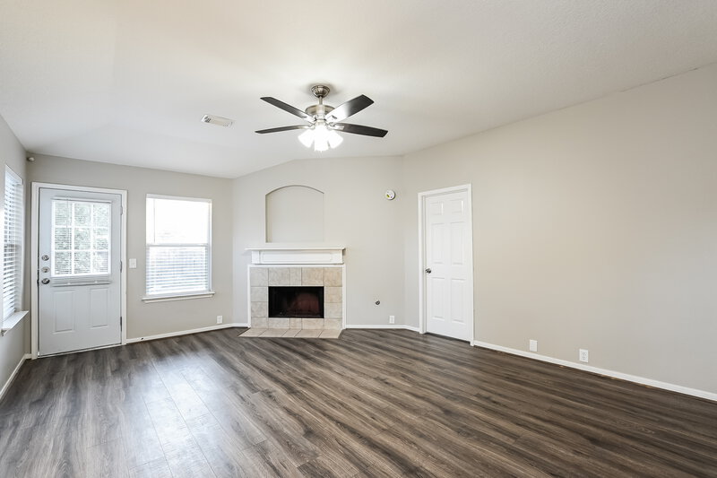 2,425/Mo, 10403 Falling River Dr Houston, TX 77095 Living Room View 3