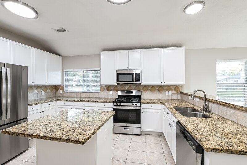2,425/Mo, 10403 Falling River Dr Houston, TX 77095 Kitchen View